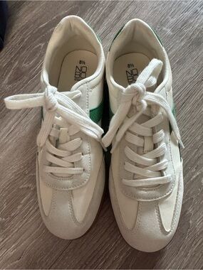 NOBO White and Green Memory Foam Sneakers
